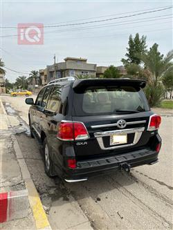 تۆیۆتا لاند کروزەر